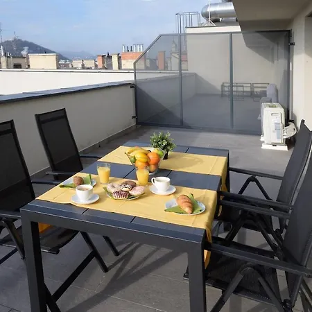 Orangehomes Sunny & Modern 2br Penthouse With Ac & Terrace * 부다페스트