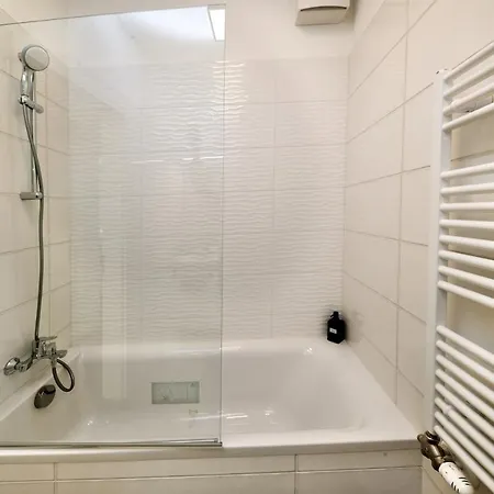 Apartamento Orangehomes Sunny & Modern 2br Penthouse With Ac & Terrace *